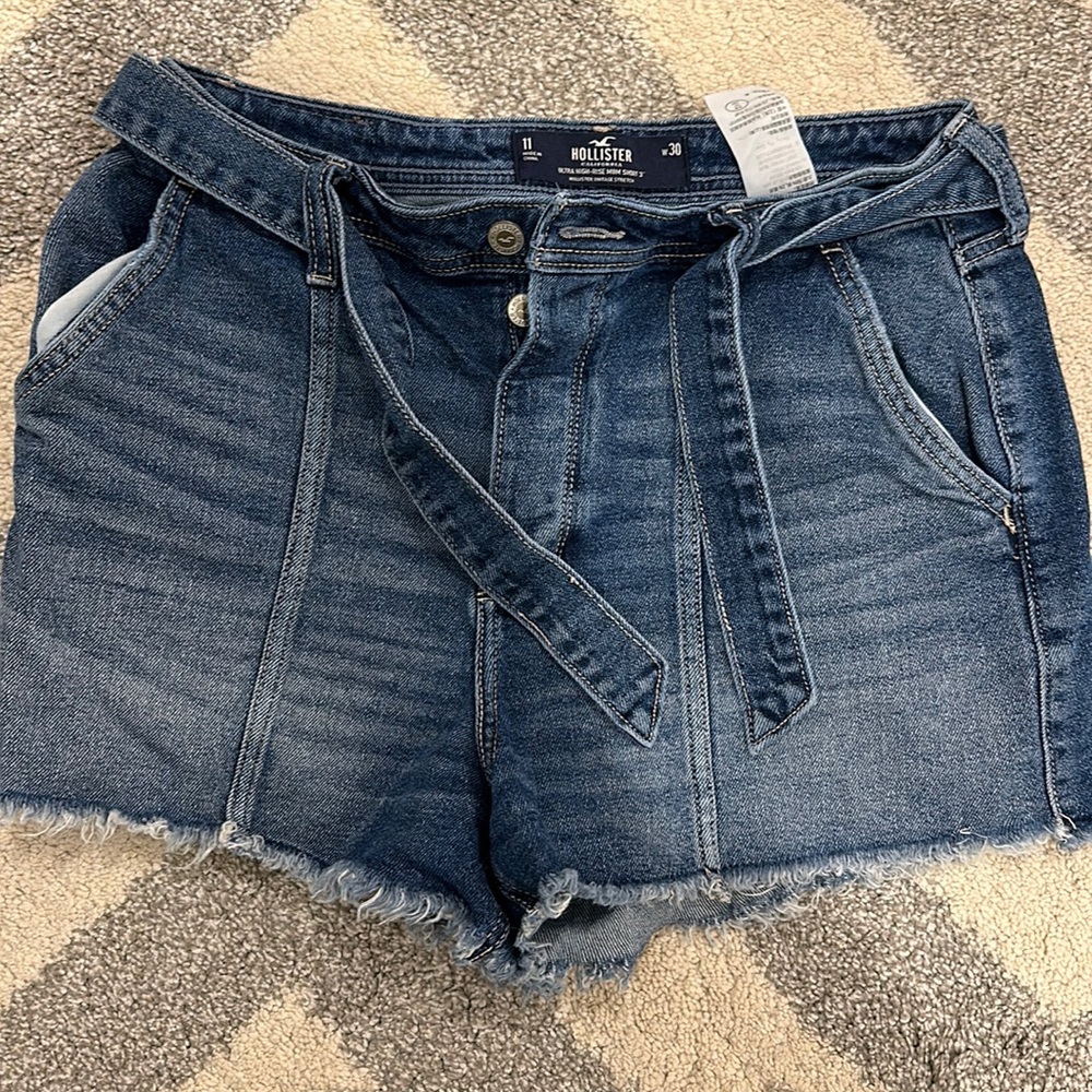 Hollister denim shorts with belt - Size 11 (junior)